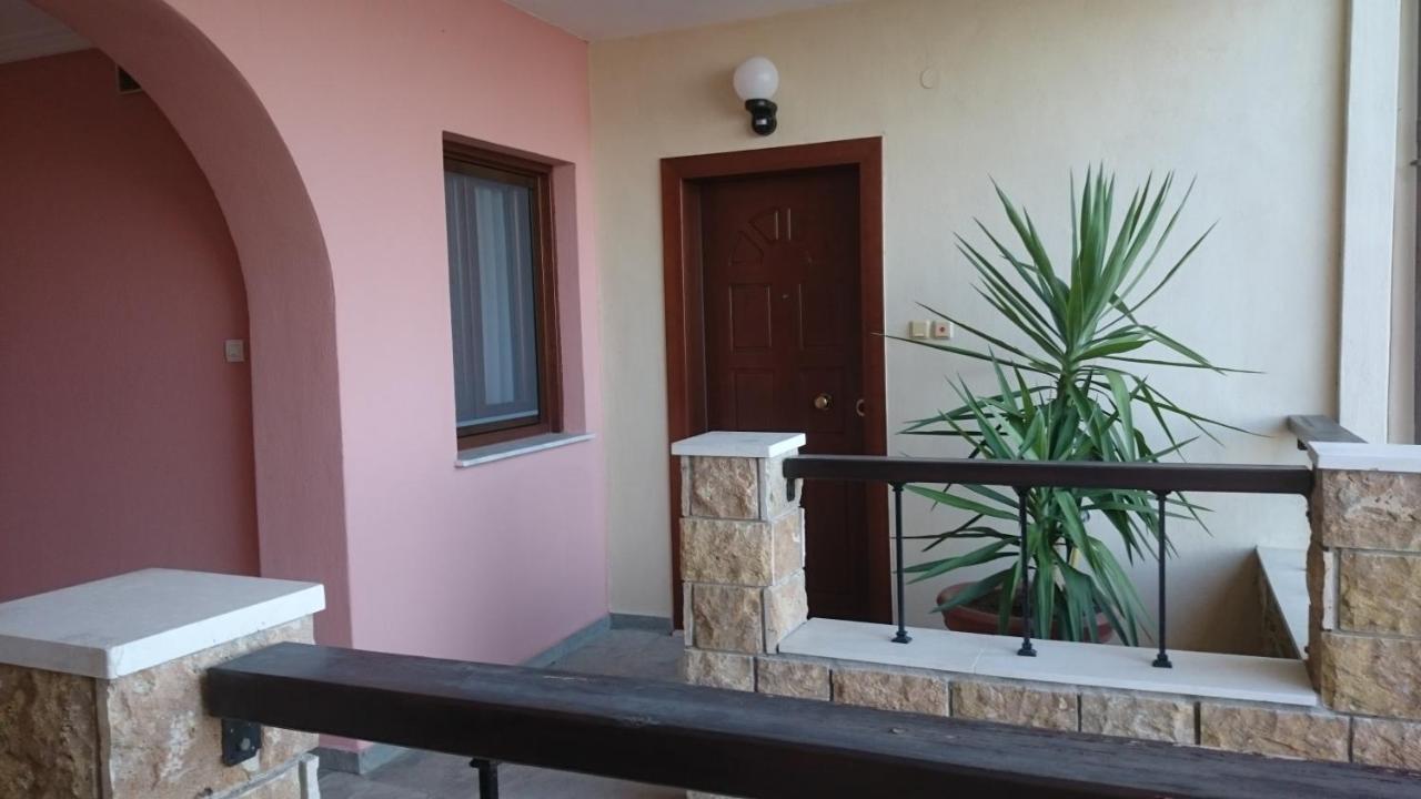 Ferienapartment At Home Ouranoupolis Dış mekan fotoğraf